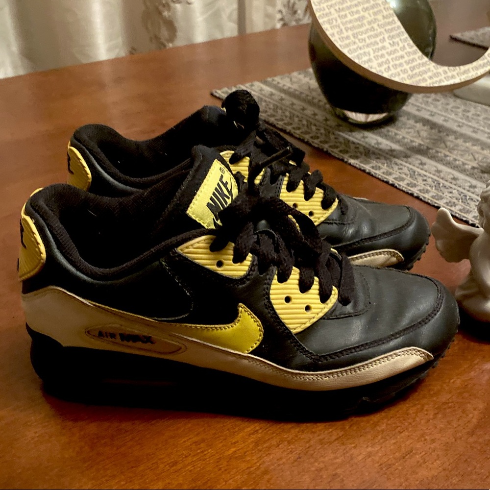 Nike glow in the dark air max 90 Sz 6 women 4.5 Y